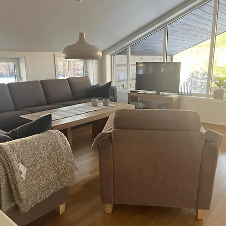 Romslig Toppleilighet 134 Kvm Med Balkong Perfekt For Firma Og Grupper * Beitostolen
