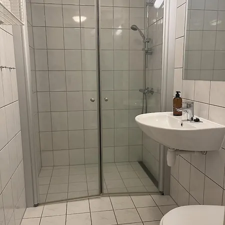 Romslig Toppleilighet 134 Kvm Med Balkong Perfekt For Firma Og Grupper