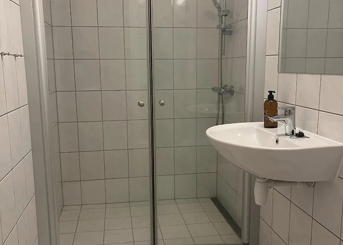 Romslig Toppleilighet 134 Kvm Med Balkong Perfekt For Firma Og Grupper